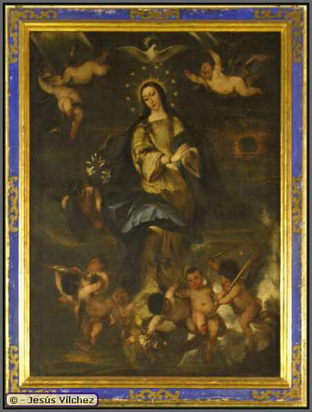 Virgen rodeada de querubines.