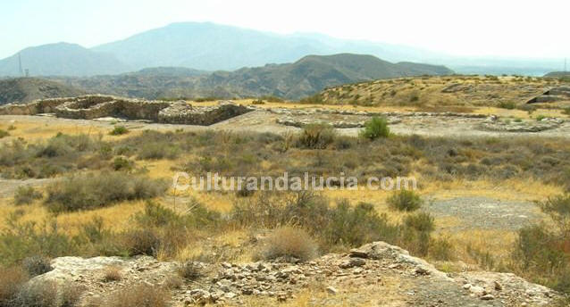 Torreones adosados a la muralla I hacia el río Andarax