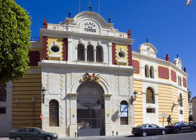 Plaza de toros de Almería de Trinidad Cuartara.