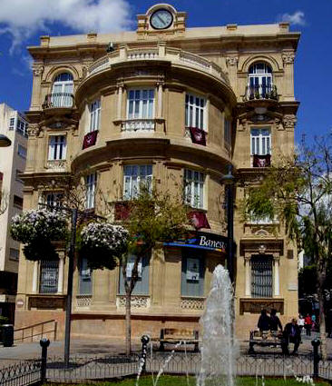 Edificio Banesto o antigua Casa de los Rodríguez, de Trinidad Cuartara.