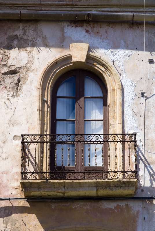 VENTANA DE ALUMINIO IMT. MADERA. - m