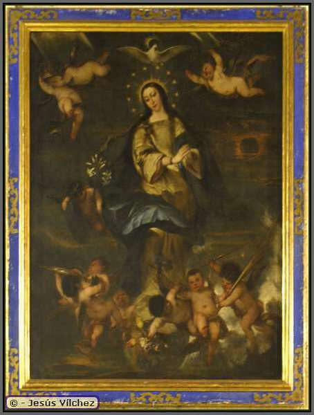 Virgen rodeada de querubines.