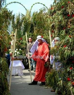 Judios custodiando a Jess Resucitado en el  recinto del Huertecico. Los judios son los encargados de llevar esa imagen durante la procesin.Foto:M.Soler.