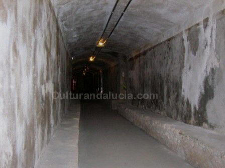 Refugios de Almería. Galería que corre bajo el Paseo de Almería, en el centro de la capital. Foto: M.Soler