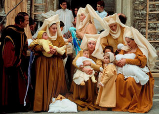 Calendimaggio. Celebracin de las fiestas de Mayo en Italia