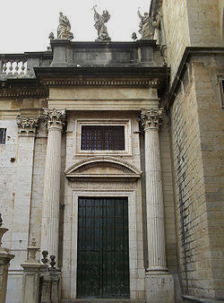 Acceso al Sagrario de la catedral de Jaén.Foto:Wikipedia