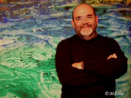 Pedro Garciarias, delante de una de sus obras para EL JARDN AMARILLO.Foto:Milagros Soler