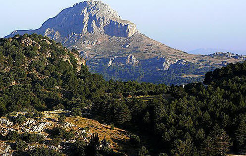 Peñón de la Mata en la Sierra de la Alfaguar.Parque de la Sierra de Huétor(Granada) Foto de Salva Corts