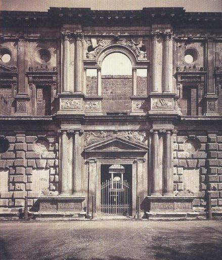 Palacio de Carlos V en el año 1885