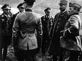 El general francs Giraud con sus captores alemanes, antes de ser rescatado por el "Seraph"