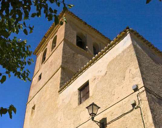 Una de las fachadas de la iglesia de San Juan Evangelista